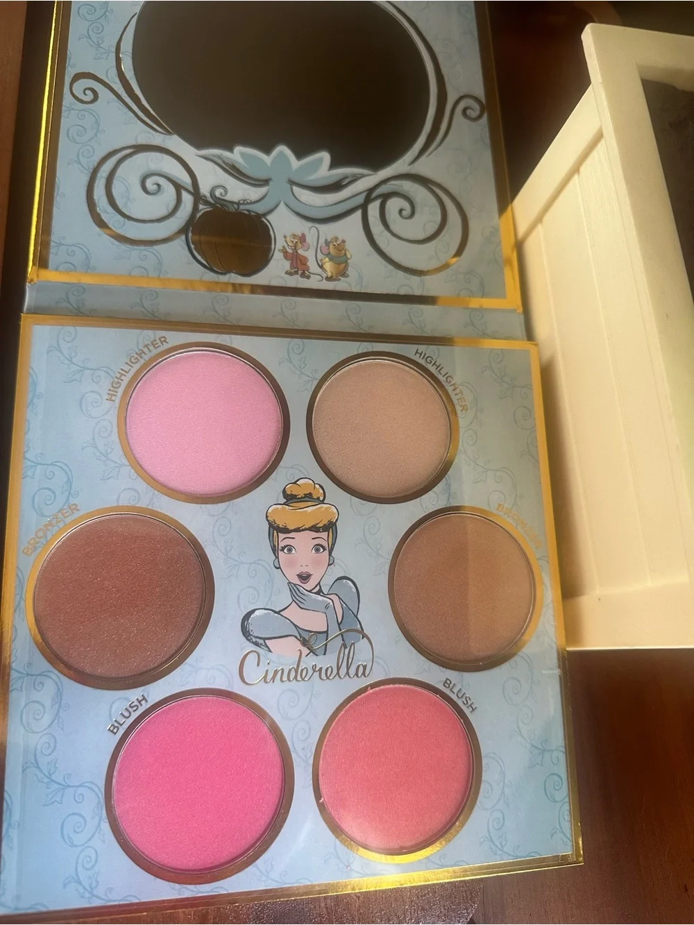 Disney Princess Cinderella Complexion Palette Highlighter Bronzer Blush